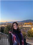 Studente universitaria con diploma di maturità turismo