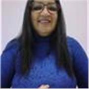 Profesora de Español dando clases para jóvenes y adultos