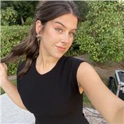 Soy una chica divertida, cercana y dulce, estudiante de 4.º del Grado en Ed. Primaria. Ofrezco clases para alumnos de primaria.