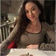 Soy profesora de inglés en academia y opción a particular. Preparo para los exámenes de Cambridge y para reforzar el idioma