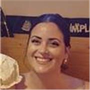 Profesora d singles con más de doce años de experiencia. 