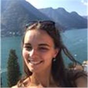 Sono una studentessa diplomata a pieni voti al Liceo linguistico, ho vissuto in Canada (parte francofona) per 5 mesi e ho esperienza di insegnamento di lingue straniere da diversi anni!