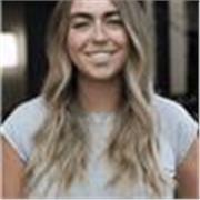 Soy Auxiliar de Conversación con 7 años de experiencia en cuidado de niños y tutorías, apoyando el aprendizaje con entusiasm.