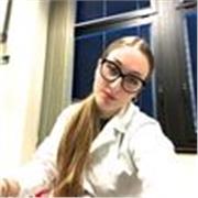 Ripetizioni, Studentessa di Scienze e Tecnologie cosmetologiche