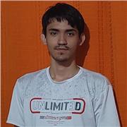 Estudiante universitario imparte clases a todo el interesado en aprender sobre programación en C