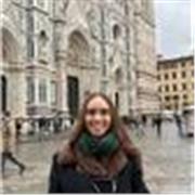 Me defino una persona responsable, con ganas de aprender de los demás y que el resto aprenda de mí y muy comprometida 