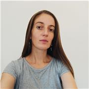 Clases con un enfoque terapéutico que combina el movimiento corporal consciente y prácticas orientales para promover la salud