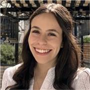 Apasionada por el inglés con nivel C1 Cambridge y experiencia internacional, ofrezco clases para todas las edades y niveles