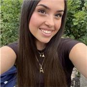 Estudiante matriculada en enfermería propuesta a dar las materias que se necesiten