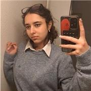 Professeur à domicile, connait couramment le russe et l'anglais. Aide au devoir possible pour les enfants en primaire et collège.