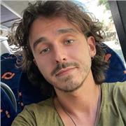 Profesor de inglés y francés. Apto para dar clase desde los niveles más básicos hasta los más avanzados.