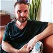 Professeur de Dessin intéressé a réveiller la créativité et la curiosité dans ses élèves pour améliorer son coup de crayon