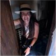 Soy una educadora con más de 20 años de experiencia en el ámbito educativo, especializada en acompañar a niños y adultos.