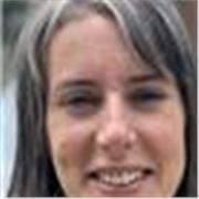 Profesora de Patchwork con muchos años de experiencia, dominio en diversas técnicas, directora y monitor de tiempo libre titulada.