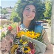 Sono Chiara, laureata magistrale in Lingue, C1 in inglese, ICDL completa e varie certificazioni. Offro lezioni di inglese online