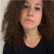 Ciao! Sono laureata in lettere classiche e storia antica e da anni insegno greco, latino e italiano sia a scuola sia privatamente.