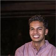 Me defino como una persona organizada y comunicativa. Daré clases a estudiantes y profesionales que quieran mejorar su inglés.