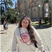 Soy una persona con mucha paciencia y que le gusta dar sus clases con mucho cariño, le voy a dar clase a niños de primaria yla ESO