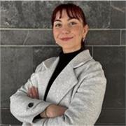 Monitora de refuerzo con experiencia en apoyo escolar, trabajando con niños y adaptando el aprendizaje a sus necesidades 