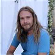 Profesor con más de 10 años de experiencia en impartir clases presenciales y online a alumnos de todos los edades. 