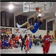 Entrenador de baloncesto para todas las edades y niveles