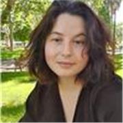 English native who also speaks spanish, holds a degree in biomedical science