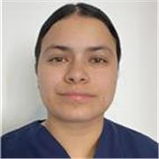 Profesional de fisioterapia con certificado como anatomía palparotia.