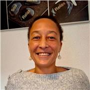 Ayant le CAP Petite Enfance et le DE d'accompagnant éducatif et social, je suis capable d'être à votre écoute