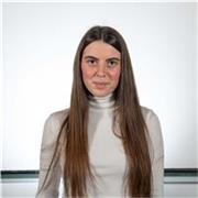Sóc una persona resolutiva, responsable i compromesa, amb una clara vocació educativa i una sensibilitat especial cap als alumnes.