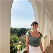 Diplomata al liceo linguistico, studentessa universitaria propone ripetizioni di inglese e francese per tutte le età.