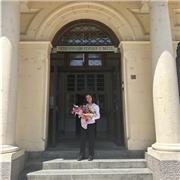 I'm Italian and I'm studying at university right now, I'd like to help people to learn and understand my language.