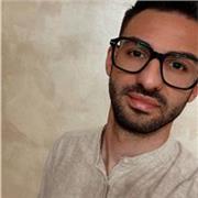 Laureato magistrale in Lettere e Italianistica con la votazione di 106/110 presso l'Università di Palermo