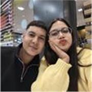 Con experiencia en deportes, fútbol, baloncesto, entrenamiento y ejercicios básicos, estiramientos.