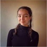 Profesora de inglés que cursa segundo de carrera de educación primaria bilingüe. 