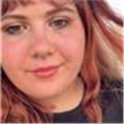 Ex studentessa di scienze umane impartisce lezioni di inglese in vista della certificazione FCE di inglese