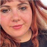 Ex studentessa di scienze umane impartisce lezioni di inglese in vista della certificazione FCE di inglese