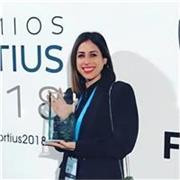 Profesional en formación y liderazgo, experta en gestión de equipos y desarrollo de talento. 