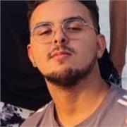 Daba clases particulares para alumnos que necesitan refuerzo en clases de historia en la Eso y Bachillerato