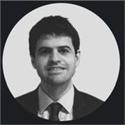 Abogado especializado en Corporate M&A con quince años de experiencia en despachos de primer nivel. 