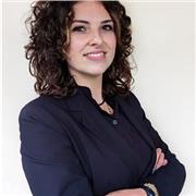 Legal and compliance specialist impartisce lezioni di diritto, sia per la scuola superiore che per l'ambito universitario