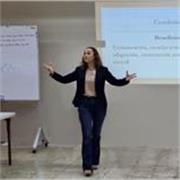 Profesora de español y temas de capital humano. Más de 15 años de experiencia enseñando.