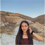 Profesora de español matemáticas y lengua imparte clases online