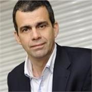 Dirigente de grandes clubes de futbol europeo especialista en estrategia, governance y organizacion de empresas. 