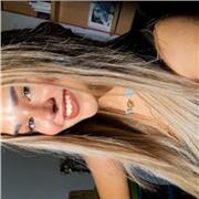 Soy una persona cariñosa, creativa y trabajadora.
A niños de infantil y primaria