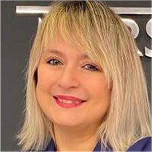 İlknur Özenir