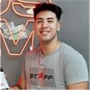Soy Entrenador personal con 4 años de experiencia y comprometido a enseñarles a mis alumnos que inician en el mundo del fitness