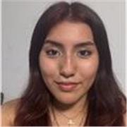 Joven Profesora de Arte, con título de bachillerato de artes plásticas 