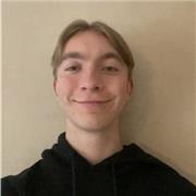 Etudiant voulant apporter son aide et son expérience à autrui dans la joie et la bonne humeur :)