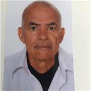 Profesor certificado C1 en inglés y graduado en los Estados Unidos con larga experiencia en la enseñanza