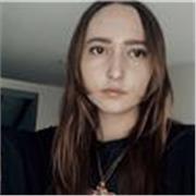 Guionista, productora y directora de cine. Estudié guion en la Ecam y ahora estoy haciendo un máster